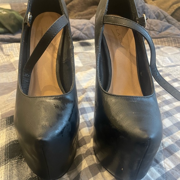 Black super High Heels - Picture 3 of 3